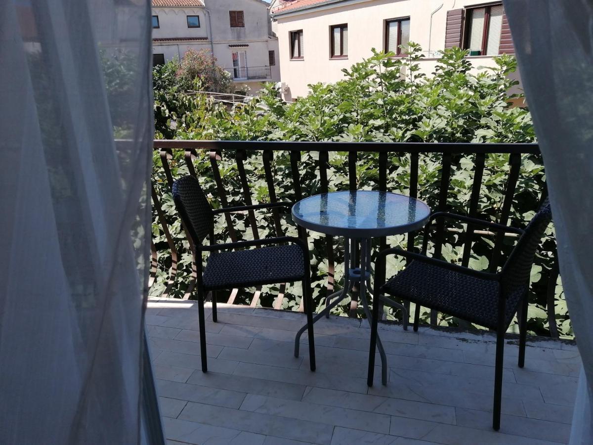 Apartments Stjepic Sukosan Bagian luar foto