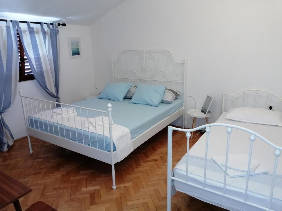 Apartments Stjepic Sukosan Bagian luar foto
