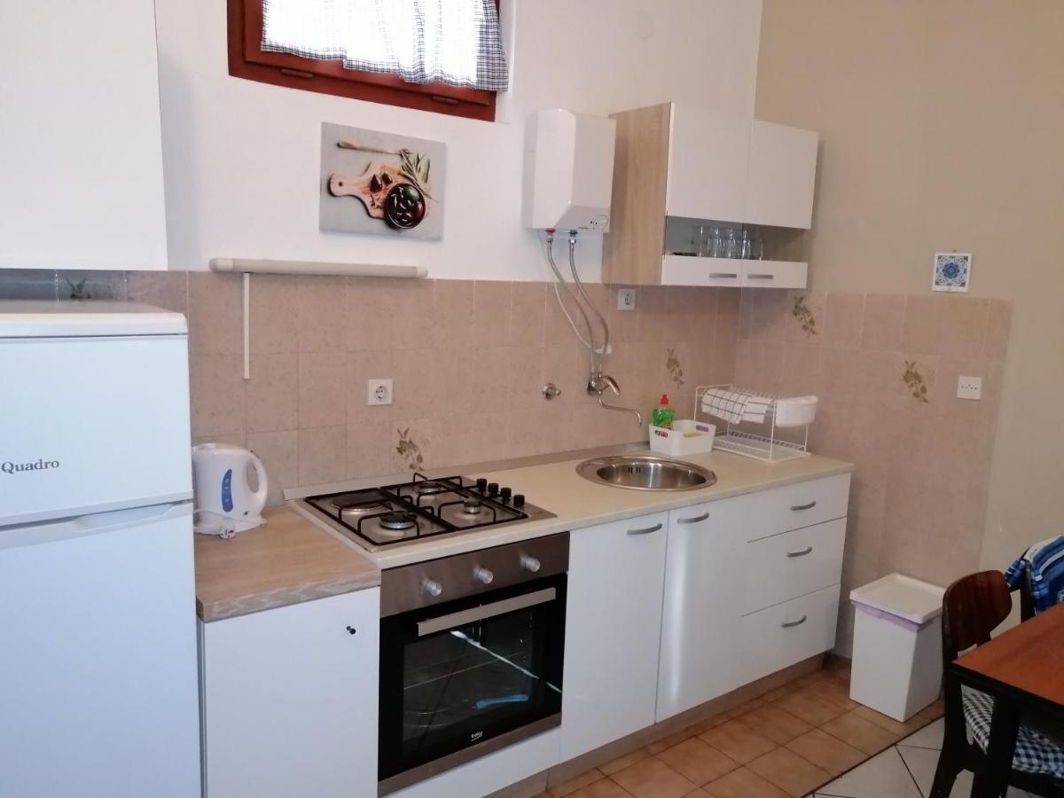 Apartments Stjepic Sukosan Bagian luar foto